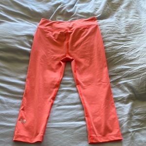 Under armor womens compression cropped leggings worn once